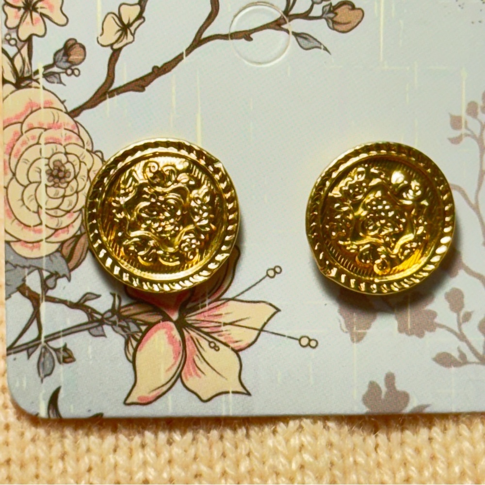 Handcrafted small elegant earrings